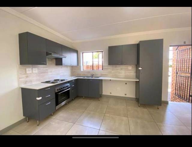 2 BEDROOM APARTMENT FOR SALE IN MIDRIDGE PARK